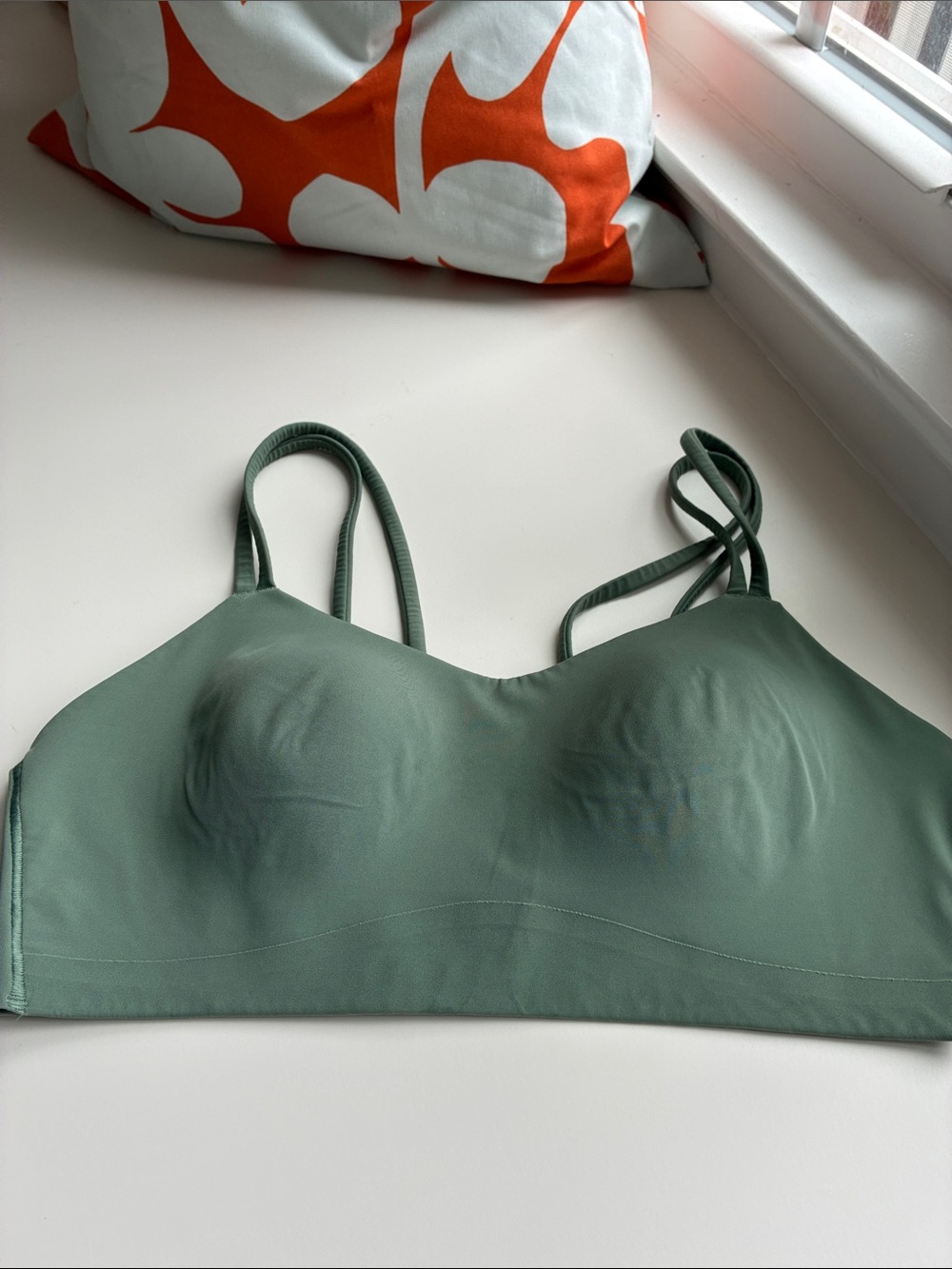 lululemon athletica Like a Cloud light support in Sage Green size 10